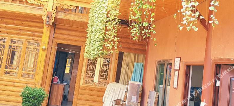 泸沽湖诺亚方舟酒店图片