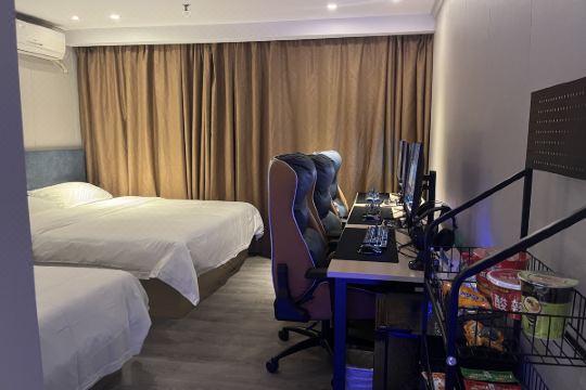 网鱼电竞酒店(深圳横岗四联店)预订价格,联系电话位置地址【携程酒店