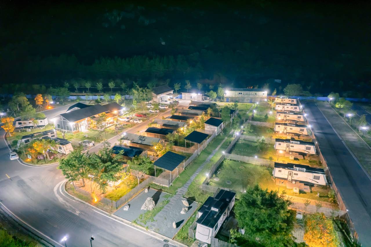 黄姚古镇房车旅游民宿