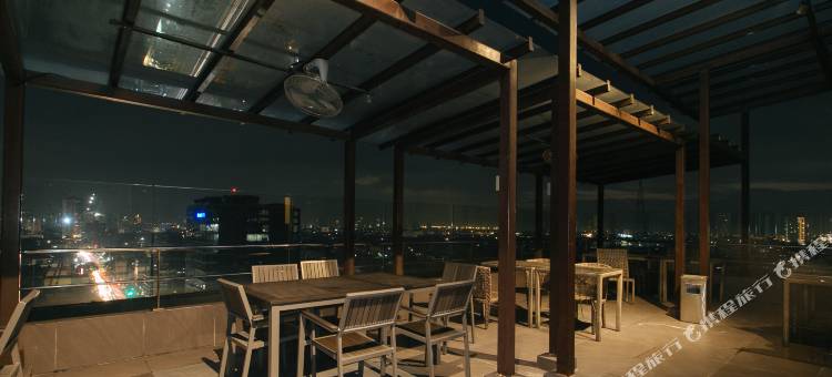 红多兹高级酒店-奎松市西部大道(RedDoorz Premium @ West Avenue Quezon City)图片