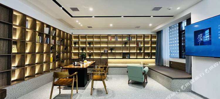 上犹南湖揽湖山居图片