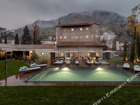 霍尔登堡城堡酒店