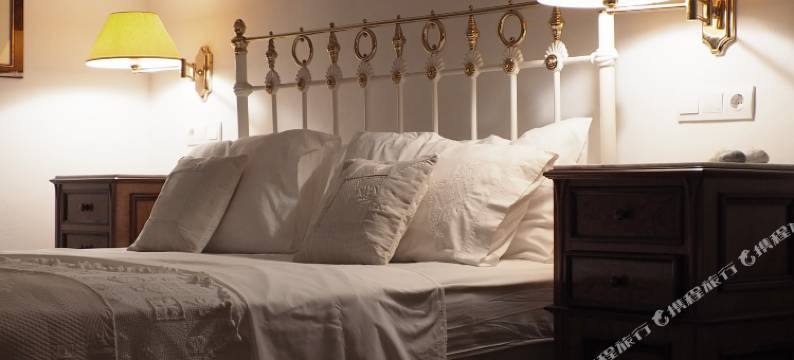 棕榈石费尼基亚圣托里尼(The Palm Rock, Finikia Santorini)图片