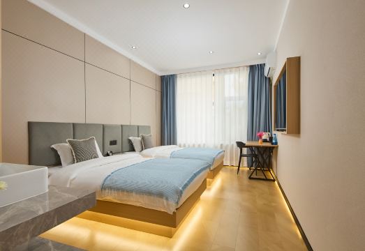 Floral Hotel·Neighborhood Courtyard Hotel (Ulan Butong Scenic Area) Hotel Overview