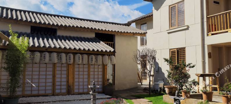 片云归精品民宿(李长公路分店)图片