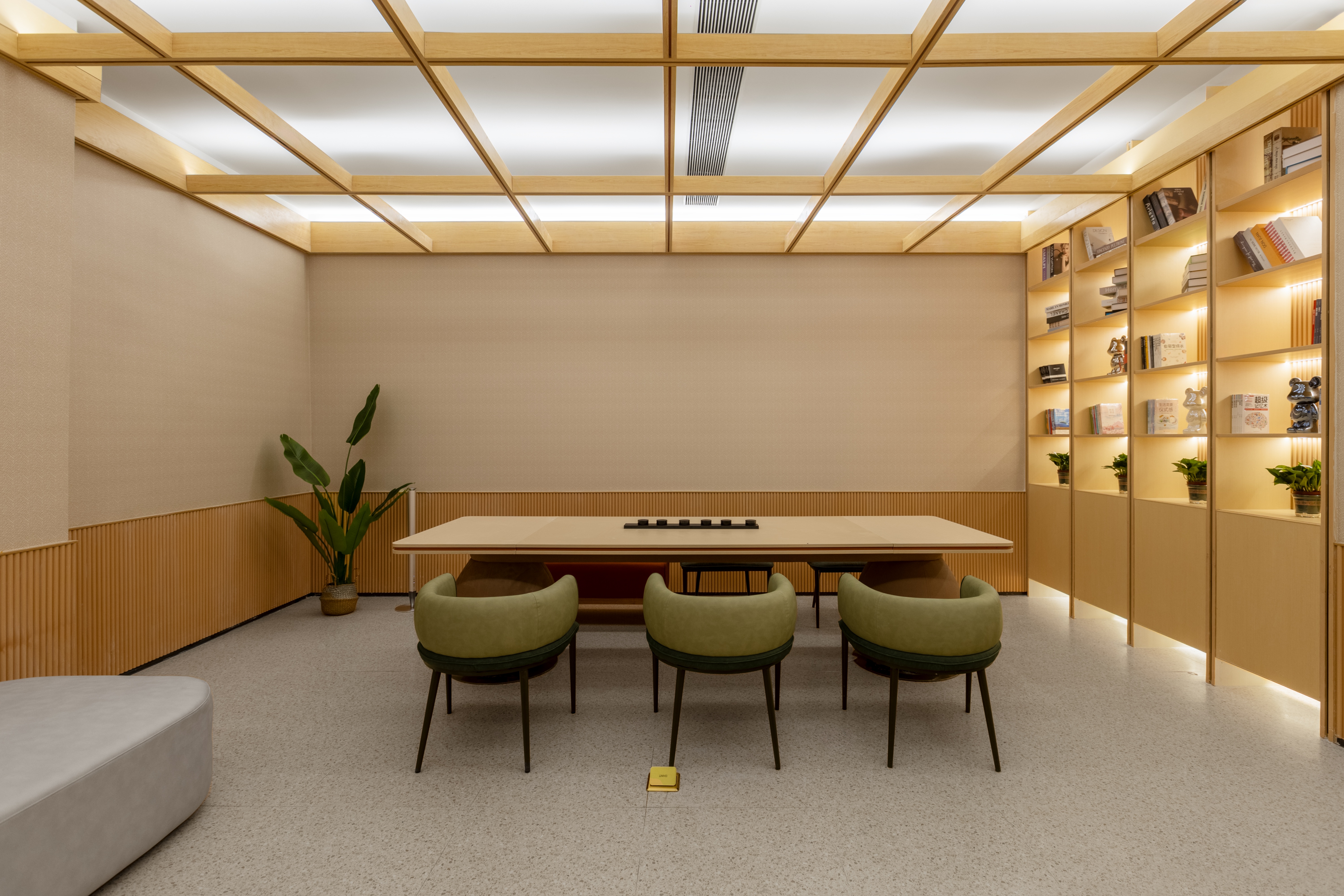 YICHENG HOTEL Hotel Overview