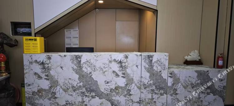轻住酒店(长春红旗街这有山店)图片
