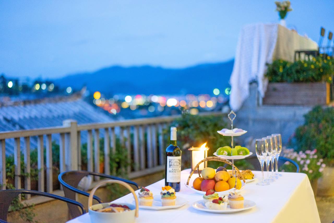 丽江古城·半山漫庭·日照金山雪山胜景观景度假民宿(四方街店)图片