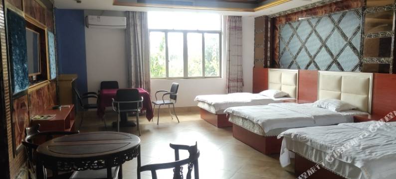 东兴火凤凰酒店(万尾金滩店)图片