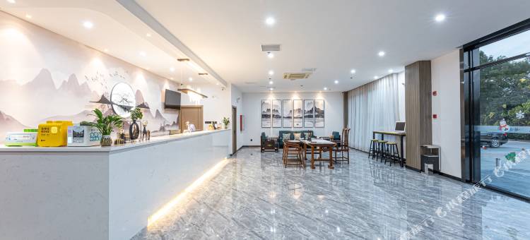 雅美途欢悦酒店(昆山花桥地铁站店)图片