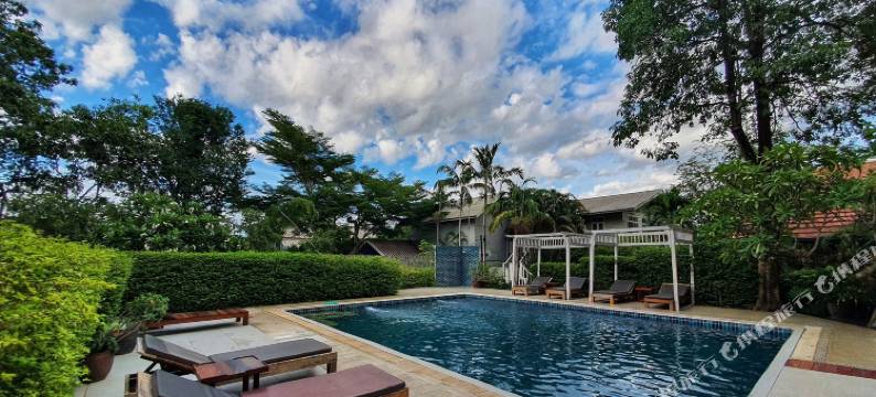 素可泰塔拉布里度假村(Tharaburi Resort)图片