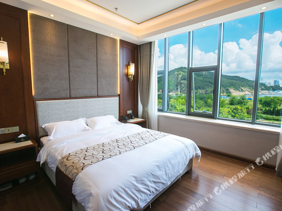 南海壹号假日酒店(大连高新万达广场店)