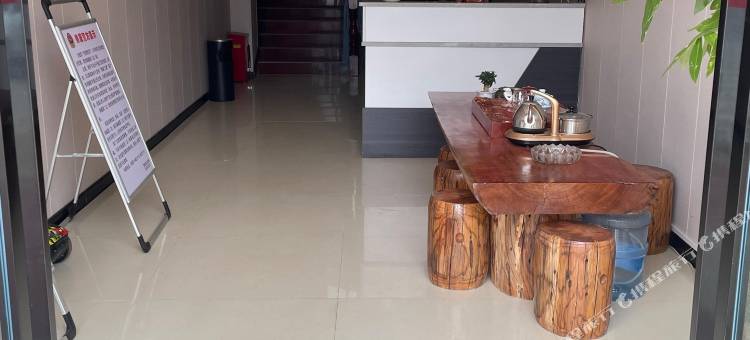 镇康豪都宾馆图片