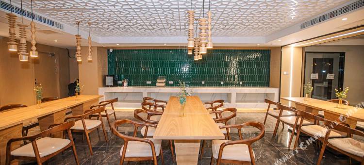 白玉兰酒店(连云港高铁站店)图片