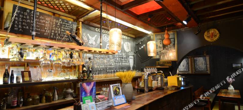 大理古城小强精酿主题民宿图片