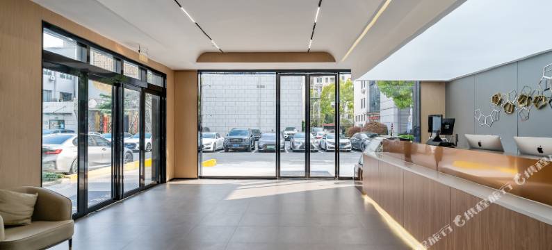 乐巢精选酒店(上海百联中环真光路地铁站店)图片