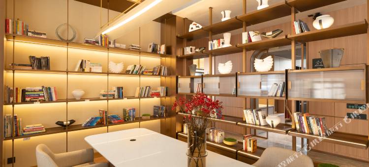 洛阳火车站大卫天地亚朵酒店图片