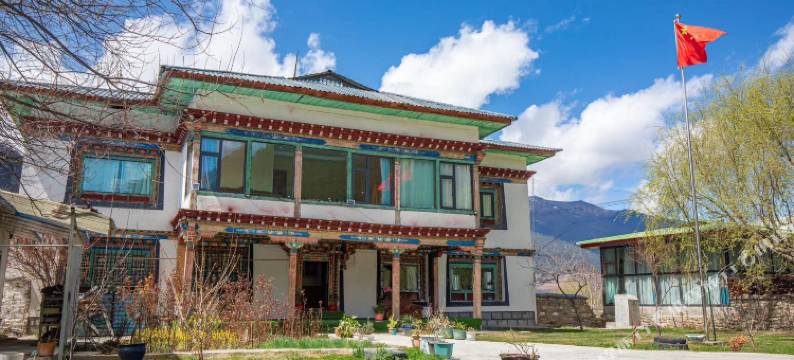 冈拉梅朵民宿图片