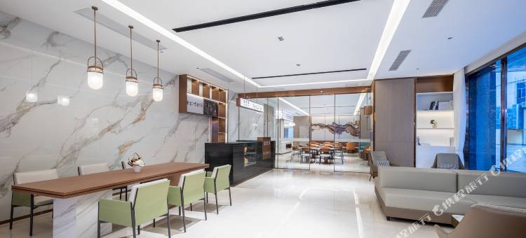 艺龙酒店(海口国贸中心友谊阳光城店)图片