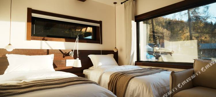 白哈巴山止川行民宿图片