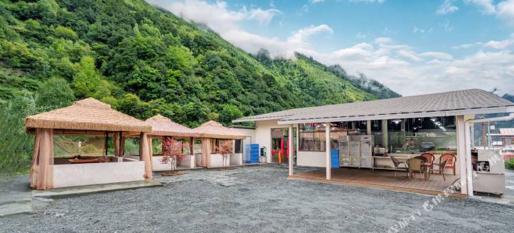 毕棚沟·鑫晟恒忆太空舱·汤泉Vacation营地(理小路店)图片