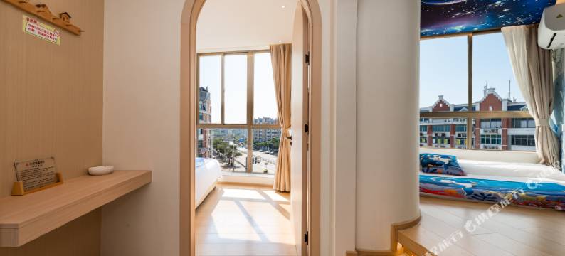 悠岚雅居主题酒店(龙王头沙滩店)图片