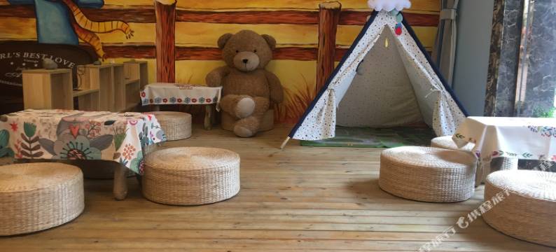 彭州五亿铃铛小王子星空客栈图片