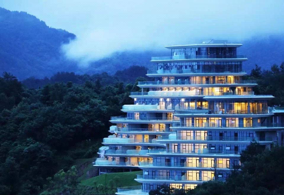 Huangshan Taiping Lake Pine cone Hotel Hotel Overview