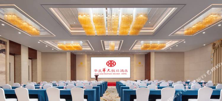 华良华天假日酒店(长沙黄花国际机场龙华地铁站店)图片