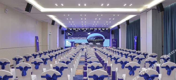 深圳定军山有戏电影酒店(西乡宝田一路地铁站店)图片