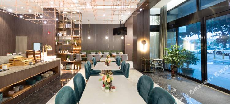 深圳宝安机场碧海湾桔子水晶酒店图片