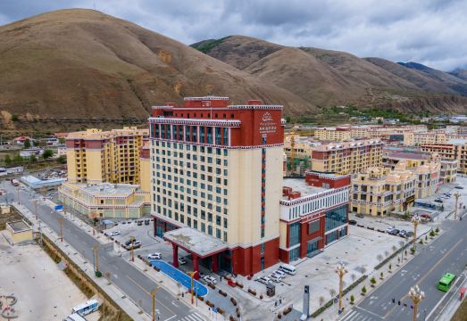 道孚康藏·国际酒店外景图