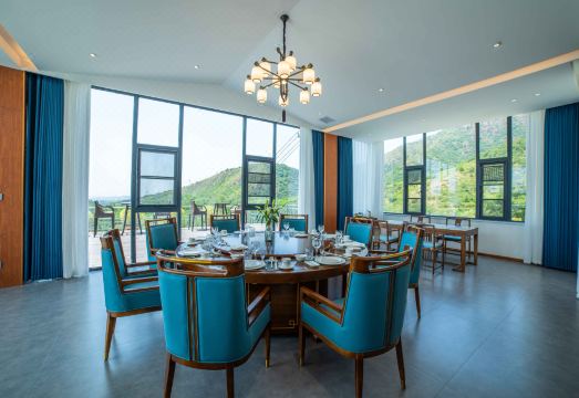 Zhongzhou Yueyin Fuxishan Huimeng Mountain ResidenceHotel Overview