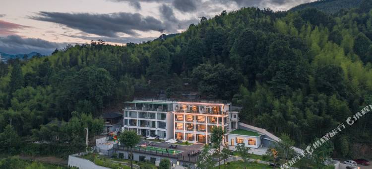 安吉龙王山·闻山倦晚·亲子溯溪度假美宿(章里古道路口店)图片