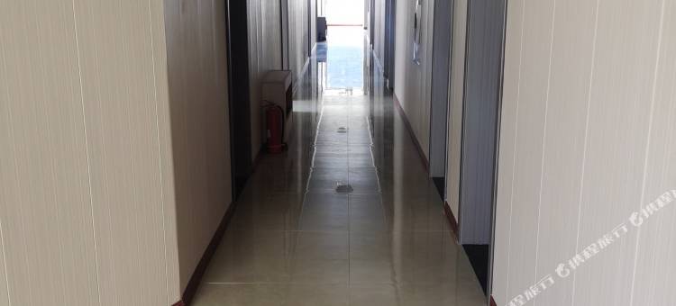 林芝云裳花容酒店图片