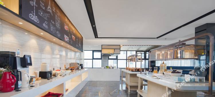 凯里亚德酒店(宝应金源广场高铁站店)图片