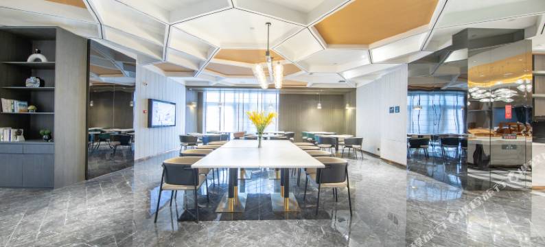 济南华山环宇城亚朵酒店图片