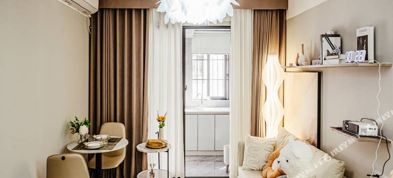 路客美宿(南宁大学公园里店)图片