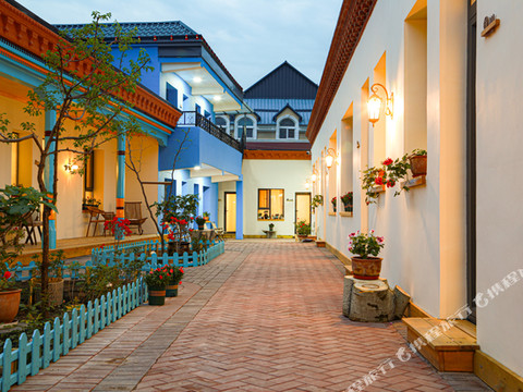 花间居民宿(六星街店)