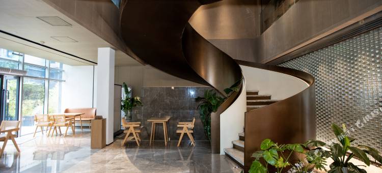 艺龙玺程国际酒店(郑州龙子湖高校区小夏街店)图片