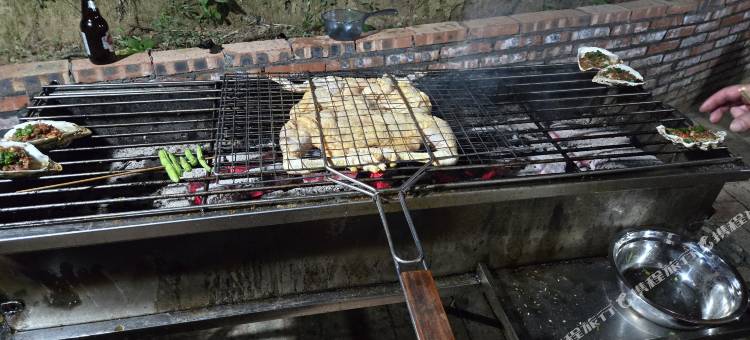 莽山源著·大峡谷畔山居图片