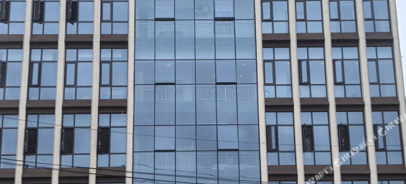 鸿日商务酒店图片