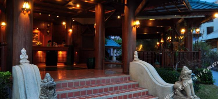 班卡伦布里度假酒店(Baan Karonburi Resort)图片