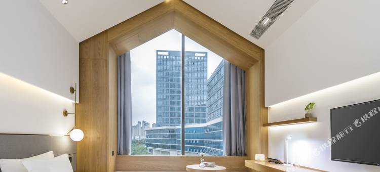 QUEEN酒店(福州长乐动车站外语外贸学院店)图片