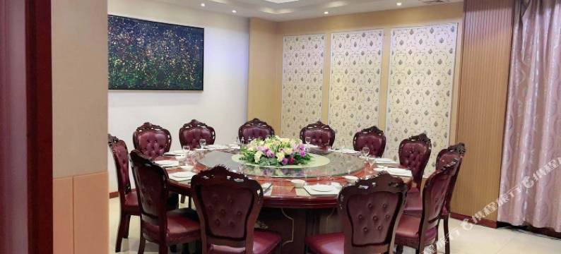 乐程假日酒店(盐城宝龙广场万达店)图片