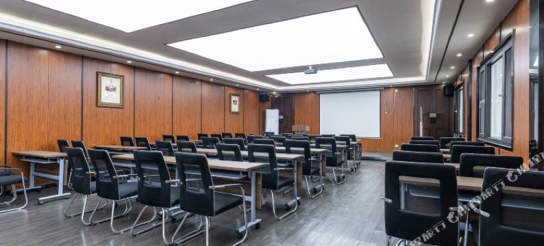 西岸酒店(临沂机场国际会展中心店)图片