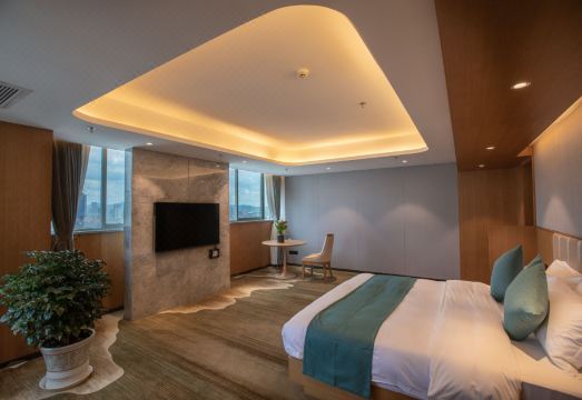 Kunming Green Lake View Hotel Hotel Overview