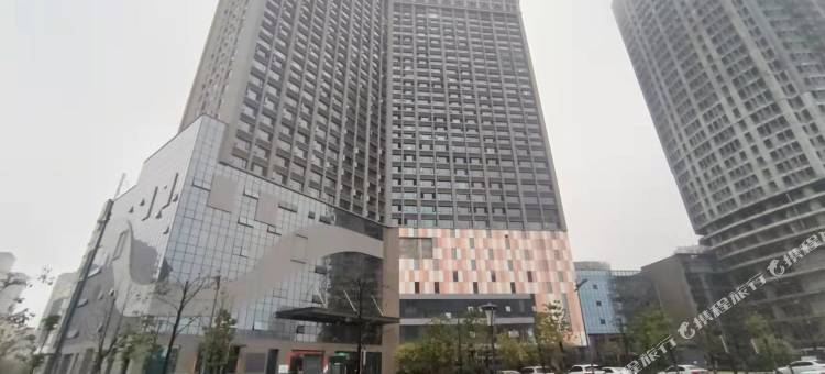 伴秋电竞酒店(鹰潭市民广场店)图片