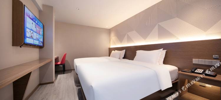 柏曼酒店(武汉黄陂隆汇国贸中心店)图片