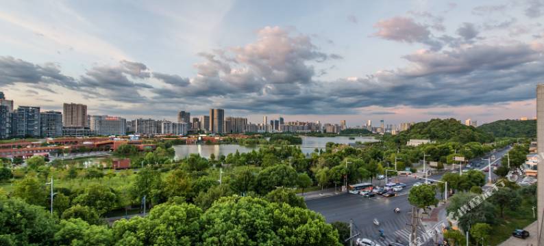 宜尚酒店(长沙岳麓山湖大财院校区店)图片